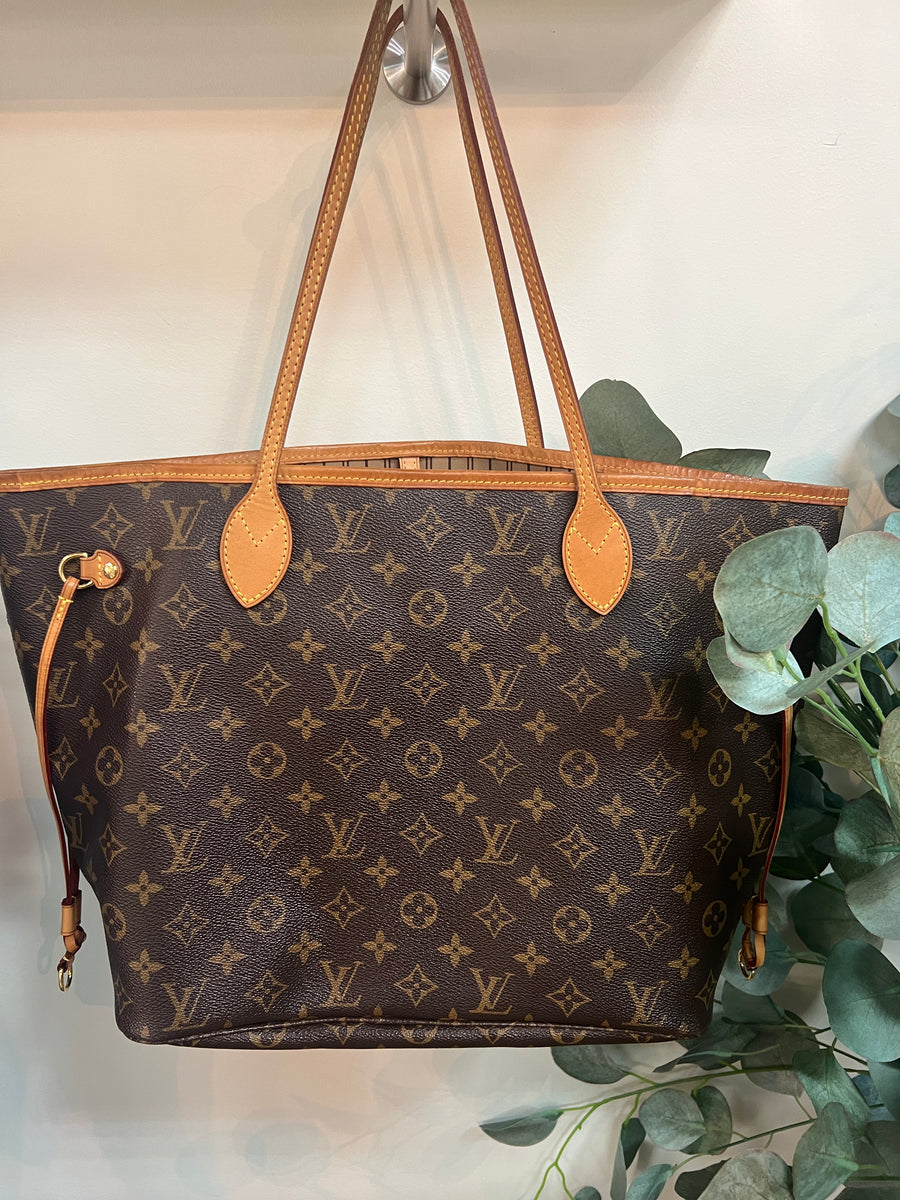 SOLD🎉 Authentic Louis Vuitton Neverfull MM