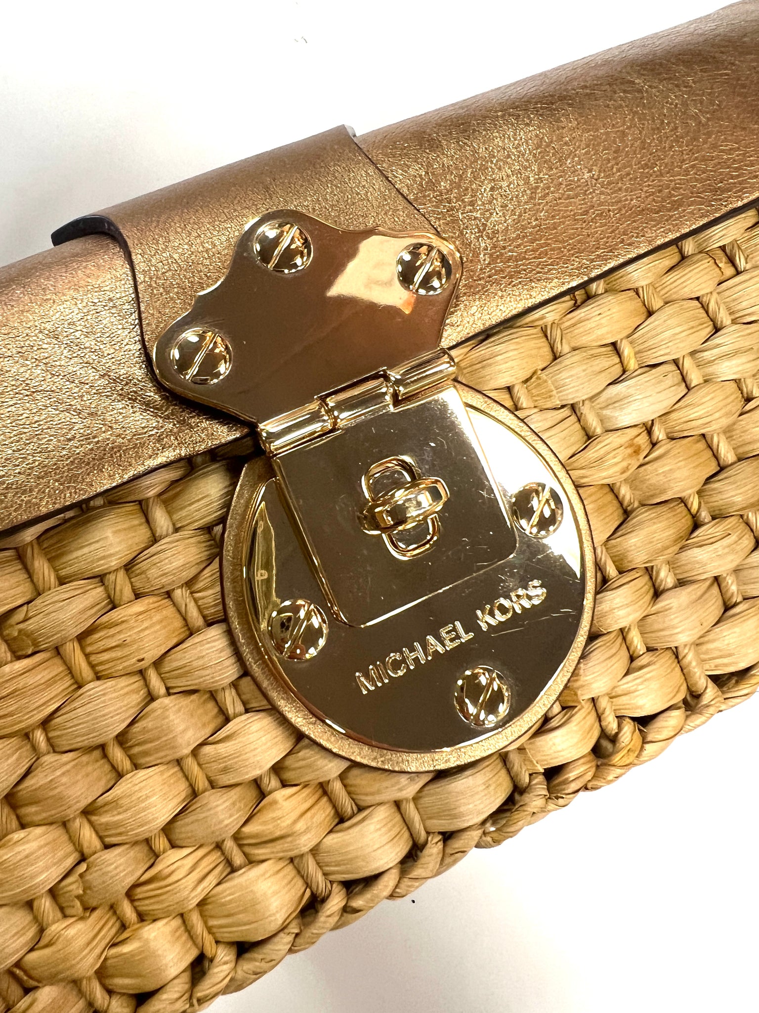 Amazon.com: MICHAEL Michael Kors Medium Newbury Signature Shoulder Bag ,  Brown : Clothing, Shoes & Jewelry