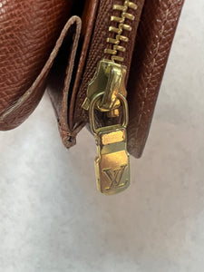 LOUIS VUITTON purse M60104 Portefeiulle Sarah Monogram leopard