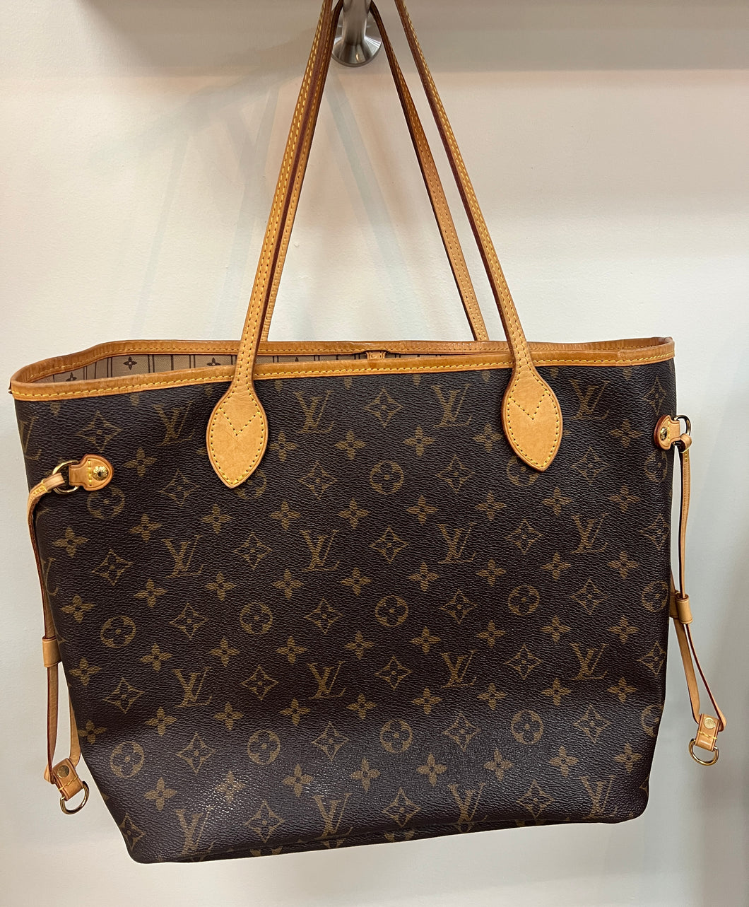 Authentic Louis Vuitton PM Neverfull Pouch – Relics to Rhinestones